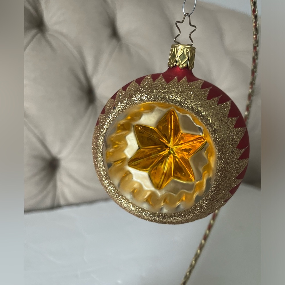 Beautiful, Vintage Inspired, Indented Reflector Ornament, With Gold Star Center